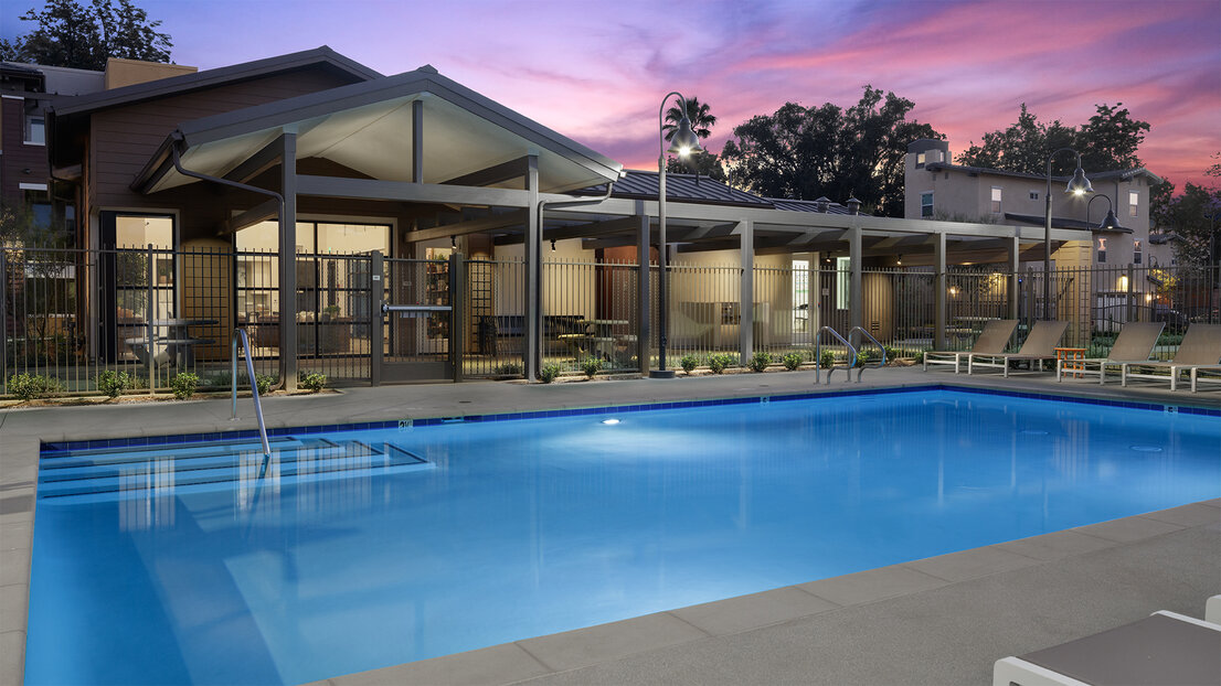 pool_dusk_fina cropl.jpg