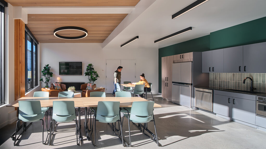 HOLST_GL_INT-1 crop.jpg