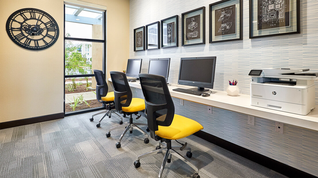 Espairac omputer room.jpg