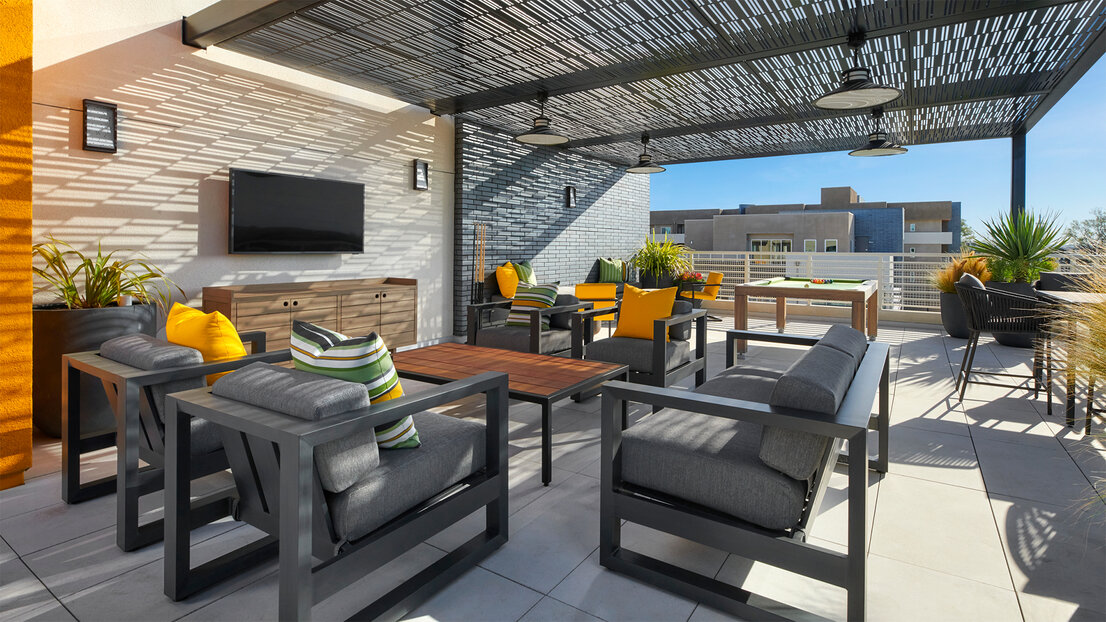 Montaira_outdoor sitting area.jpg