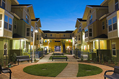 10_LionCreekcourtyard.jpg